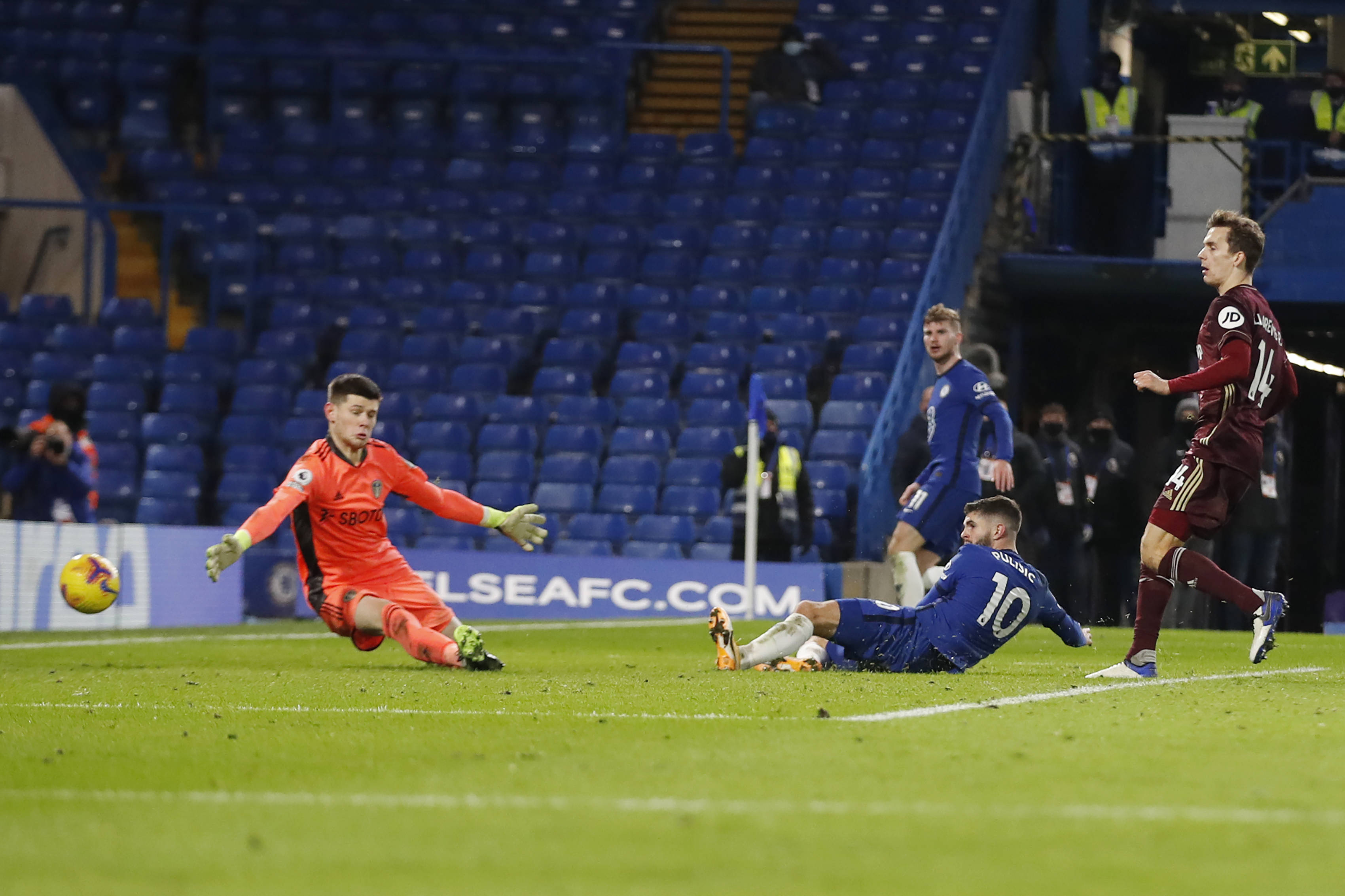 待那不勒斯 待那不勒斯